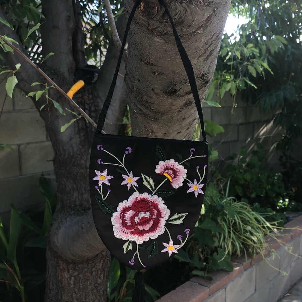 Embroidered coin purse || bought at a boutique